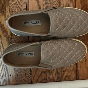 Steve Madden Women’s Quilted Tan Slip-On Shoes